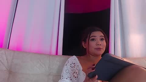 diamond_canela online show from February 23, 2025, 10:39 am