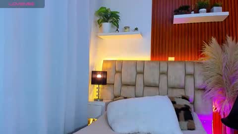 diamond_canela online show from September 26, 2025, 1:42 am