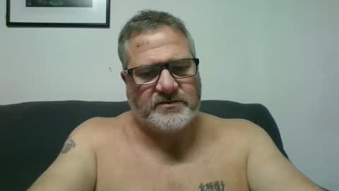 Snapshot of diamond_couple_82 chatting on November 1, 2025, 8:27 am diamond_couple_82 online show from November 1, 2025, 8:27 am