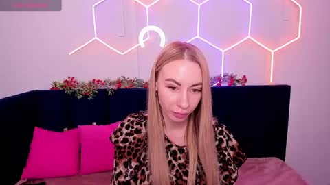 Snapshot of diana_garrett chatting on January 12, 2025, 8:57 am Diana  online show from January 12, 2025, 8:57 am