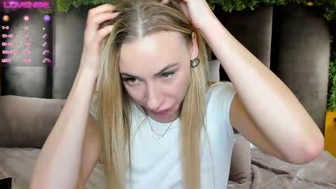 Snapshot of diana_garrett chatting on January 14, 2025, 8:09 am Diana  online show from January 14, 2025, 8:09 am