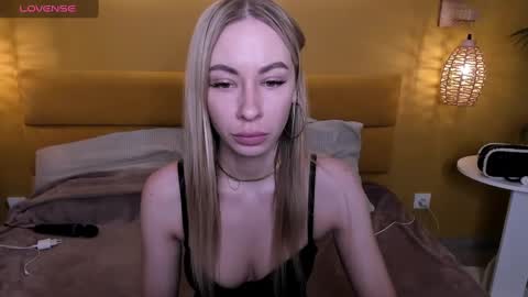 Snapshot of diana_garrett chatting on February 9, 2025, 8:44 am Diana  online show from February 9, 2025, 8:44 am