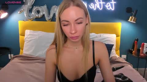 Snapshot of diana_garrett chatting on March 2, 2025, 1:36 am Diana  online show from March 2, 2025, 1:36 am