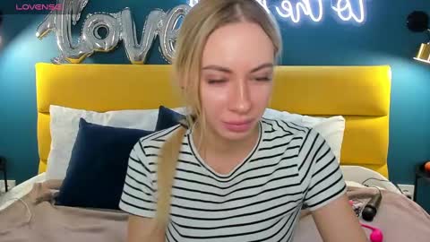 Snapshot of diana_garrett chatting on March 3, 2025, 1:42 am Diana  online show from March 3, 2025, 1:42 am
