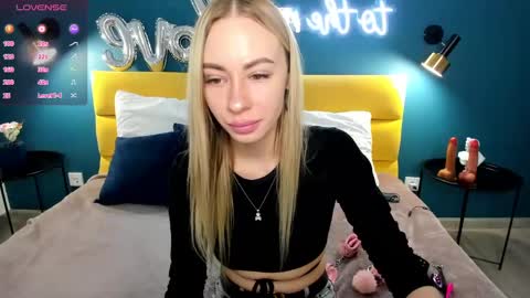 Snapshot of diana_garrett chatting on March 9, 2025, 1:35 am Diana  online show from March 9, 2025, 1:35 am