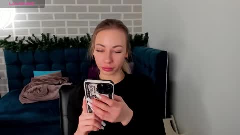 Diana  online show from December 19, 2025, 1:23 am