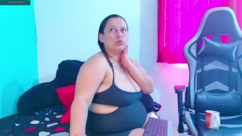 Snapshot of diana_lozano chatting on April 10, 2026, 3:39 pm Diana Lozano online show from April 10, 2026, 3:39 pm