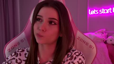 Diana online show from February 18, 2025, 3:31 am