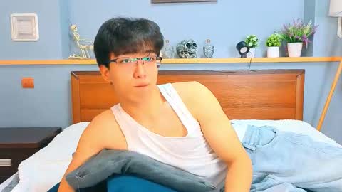 Snapshot of dianinav chatting on February 8, 2026, 12:41 pm Adam online show from February 8, 2026, 12:41 pm