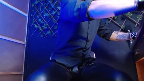 DICAPRIO online show from November 21, 2025, 7:12 pm