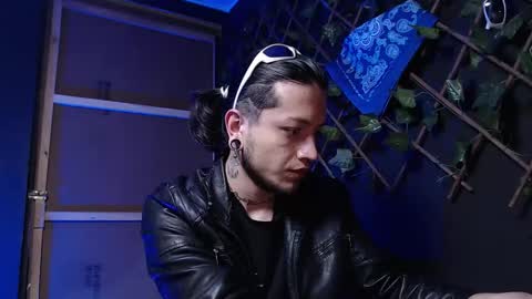 DICAPRIO online show from December 1, 2025, 10:15 pm