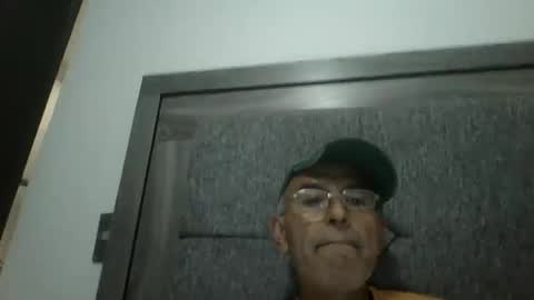 Snapshot of dick16165 chatting on May 20, 2026, 1:01 am Dick online show from May 20, 2026, 1:01 am