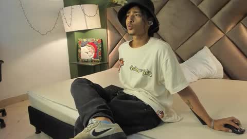 dickie_dicking online show from December 15, 2025, 10:36 pm