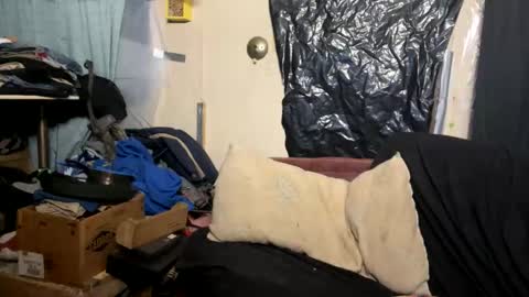 Snapshot of dilf_96 chatting on December 15, 2025, 1:10 am Daddy online show from December 15, 2025, 1:10 am