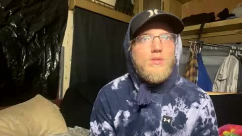 Snapshot of dilf_96 chatting on January 9, 2026, 8:50 am Daddy online show from January 9, 2026, 8:50 am