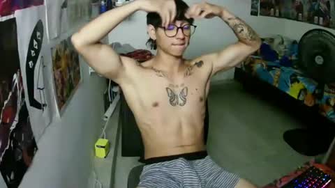 Snapshot of dillom420 chatting on July 13, 2026, 3:42 am dillom420 online show from July 13, 2026, 3:42 am