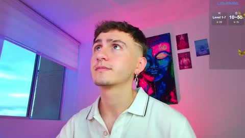 Julian Independent Model online show from November 28, 2025, 10:34 pm