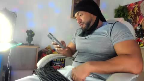 dimitry kyle mucle online show from October 18, 2025, 1:08 am