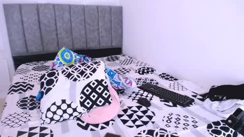 DINA online show from February 17, 2025, 7:21 pm