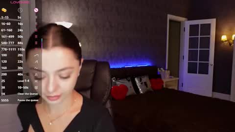 dinacandy online show from September 25, 2025, 10:19 am