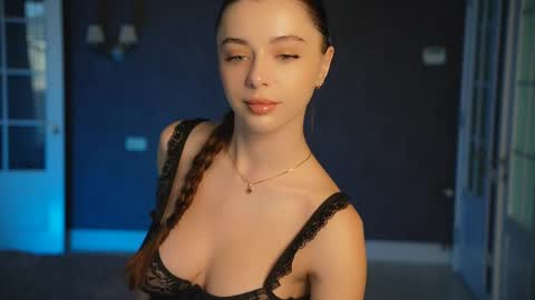 dinacandy online show from April 17, 2026, 7:00 am