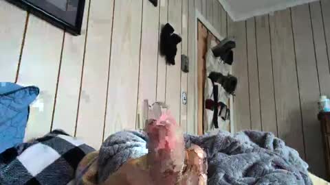 dingbat1979 online show from October 6, 2025, 1:08 pm