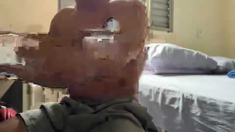 dinhoo14 online show from February 4, 2026, 4:02 pm