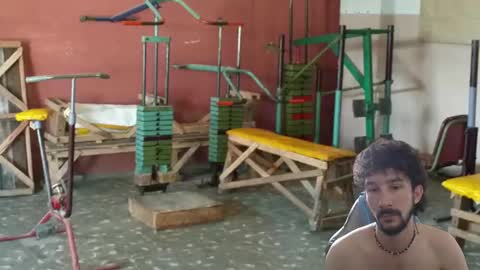 Snapshot of dioni_soe chatting on March 3, 2025, 5:39 pm Henry online show from March 3, 2025, 5:39 pm