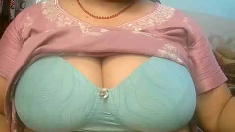 dipa2345 online show from October 31, 2025, 4:30 pm