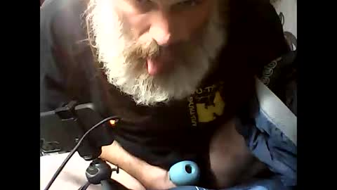 Snapshot of dirtmcgirt82 chatting on December 15, 2025, 6:39 am dirtmcgirt82 online show from December 15, 2025, 6:39 am