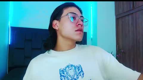 dirty model online show from September 26, 2025, 8:18 am