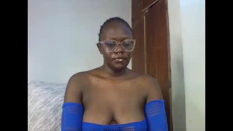 ELLE online show from December 18, 2025, 4:18 am