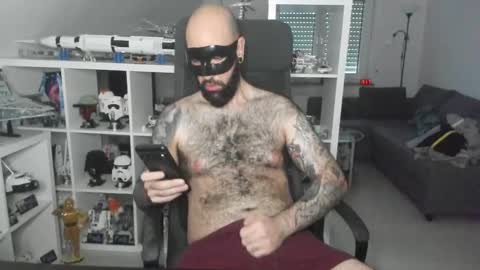 Robert online show from November 3, 2025, 3:02 pm