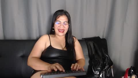 LatexQueen online show from September 20, 2025, 5:14 pm
