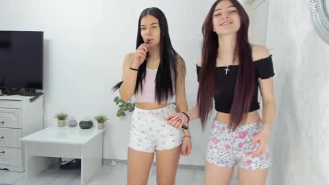 Gyna    Josie    online show from March 7, 2025, 4:02 am