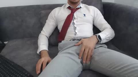 dirtyybooyy77 online show from April 1, 2026, 10:38 am