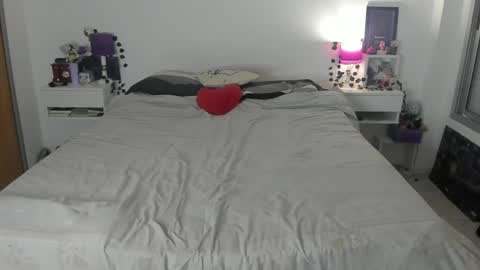 Lena online show from November 7, 2025, 3:06 am