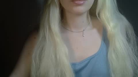 Snapshot of ditamilton chatting on February 16, 2026, 7:43 pm DitaMilton online show from February 16, 2026, 7:43 pm