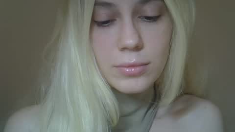 Snapshot of ditamilton chatting on February 28, 2026, 9:05 pm DitaMilton online show from February 28, 2026, 9:05 pm