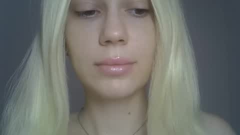 DitaMilton online show from April 3, 2026, 11:08 am