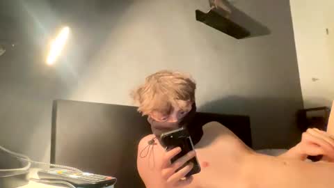 Snapshot of ditwink19 chatting on March 1, 2026, 8:00 pm ditwink19 online show from March 1, 2026, 8:00 pm