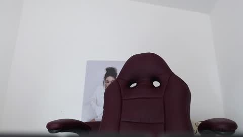 Diva online show from February 1, 2025, 2:05 am