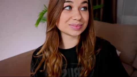 Tia online show from February 13, 2025, 12:24 am