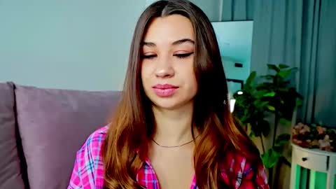 Snapshot of divetagrace chatting on February 8, 2026, 8:12 pm Tia online show from February 8, 2026, 8:12 pm