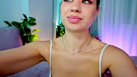 Snapshot of divetagrace chatting on February 18, 2026, 9:22 pm Tia online show from February 18, 2026, 9:22 pm