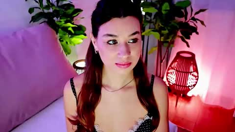 Snapshot of divetagrace chatting on March 3, 2026, 9:10 pm Tia online show from March 3, 2026, 9:10 pm