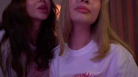 Snapshot of divine_lights chatting on December 24, 2024, 3:27 am Eva and Lucia online show from December 24, 2024, 3:27 am
