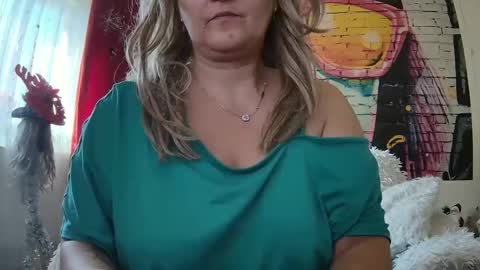 Snapshot of divineblond chatting on December 12, 2024, 9:08 am Alexxa online show from December 12, 2024, 9:08 am