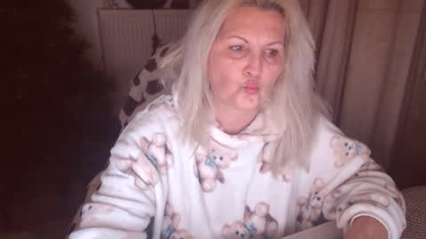 Alexxa online show from November 19, 2025, 12:21 am