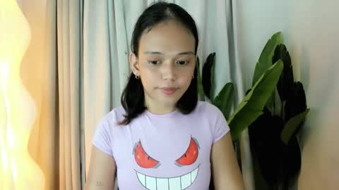 Crystal mae online show from April 18, 2026, 7:07 pm